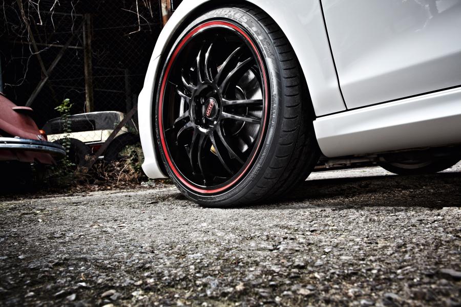  Volkswagen Golf GTi Edition 35 by Dotz Shift 2014 года  (фото 8 из 10)